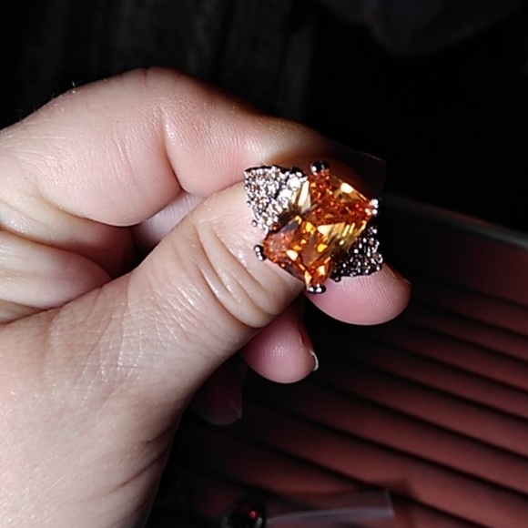 Ring - Picture 2 of 5